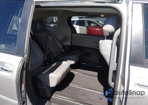 2021 Toyota Sienna Xle z USA, uszkodzony, nr VIN 5TDYSKFC2MS030372